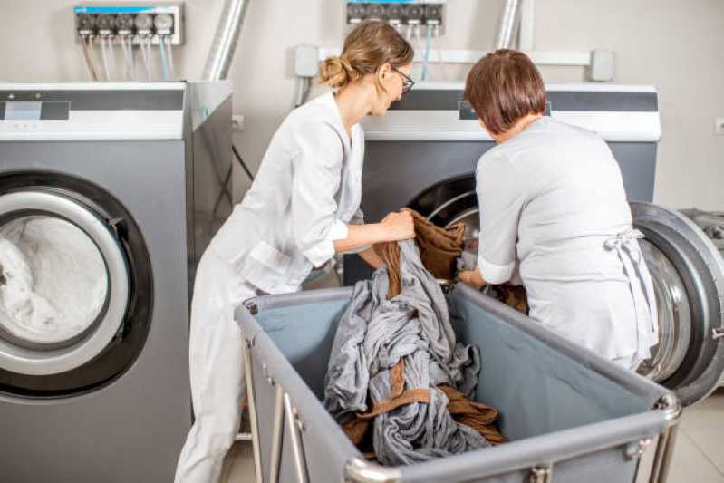 Lavagem de Uniforme Profissional Social Feminino Valores Mauá - Lavagem de Uniforme de Enfermagem